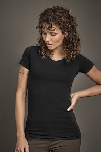 NAISTEN V-AUKKOINEN EXTRAPITKÄ STRETCH TEE Black S, hinta 16,50€